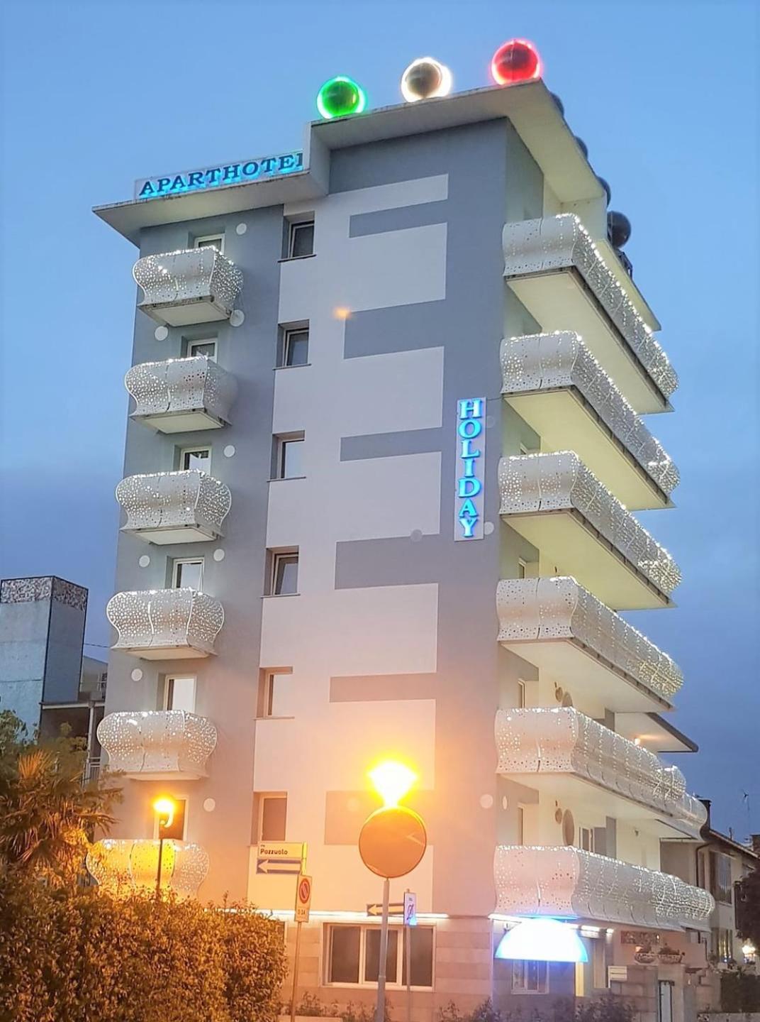 Appart-Hotel Holiday Линьяно-Саббьядоро Экстерьер фото