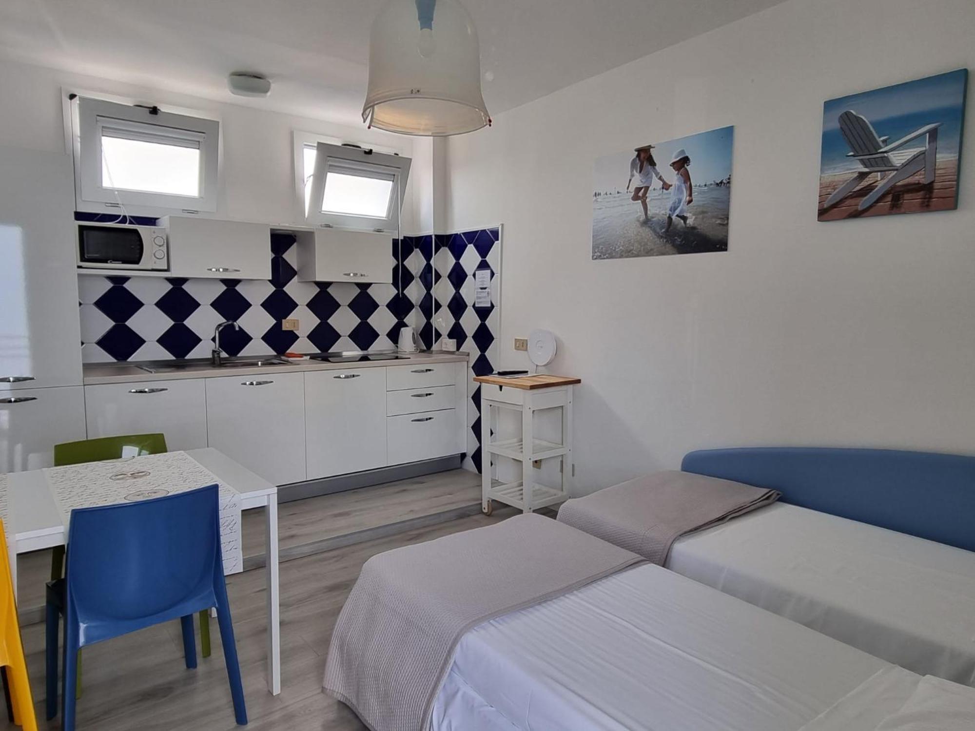 Appart-Hotel Holiday Линьяно-Саббьядоро Экстерьер фото
